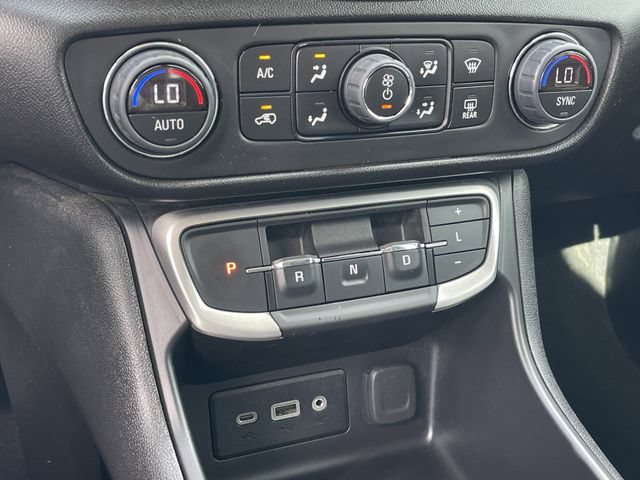 Used 2023 GMC Terrain SLE w/ Driver Convenience Package FWD image 18