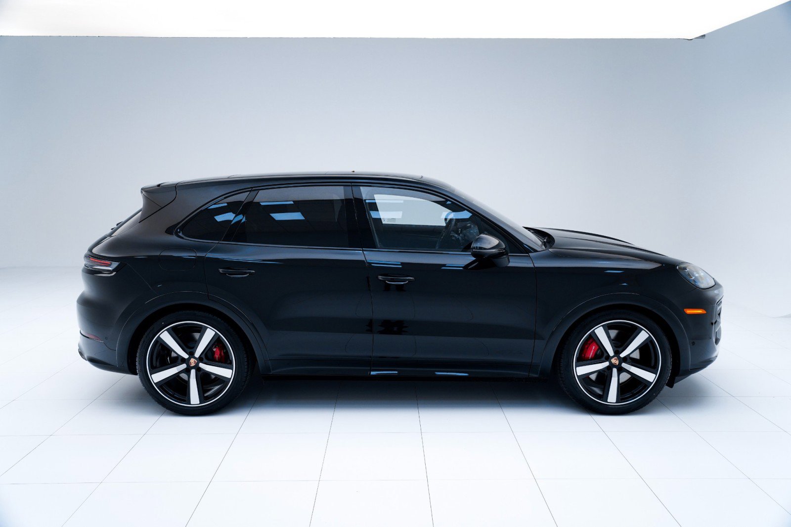 New 2026 Porsche Cayenne GTS image 8