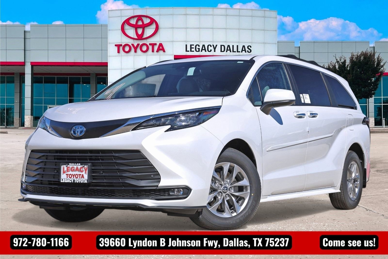 New 2026 Toyota Sienna XLE FWD image 1