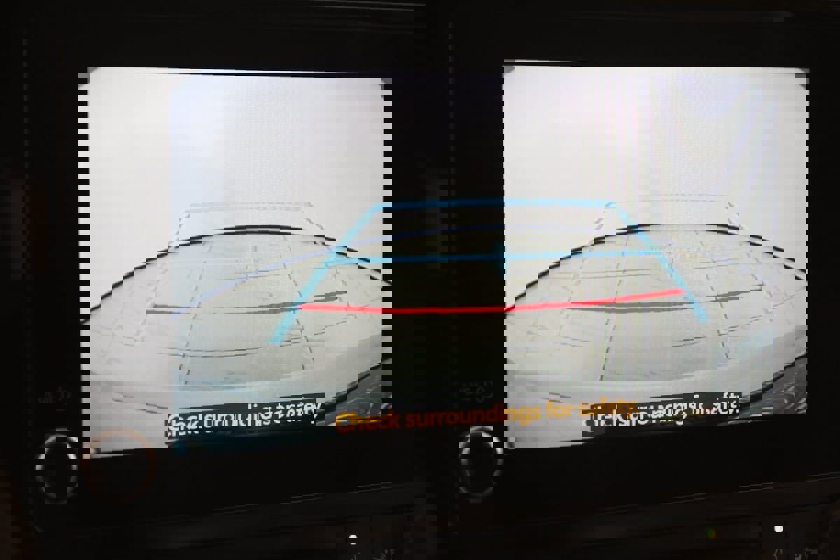 Used 2023 Toyota Highlander XLE image 10