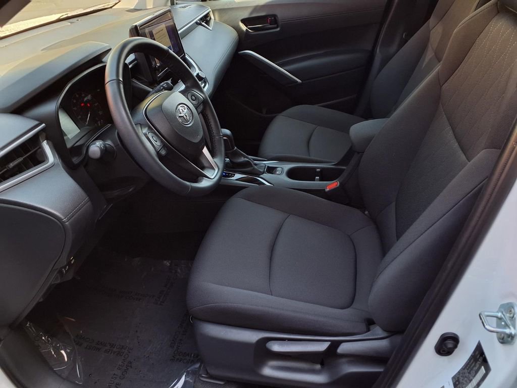 Certified 2024 Toyota Corolla Cross LE w/ Moonroof Package FWD image 17