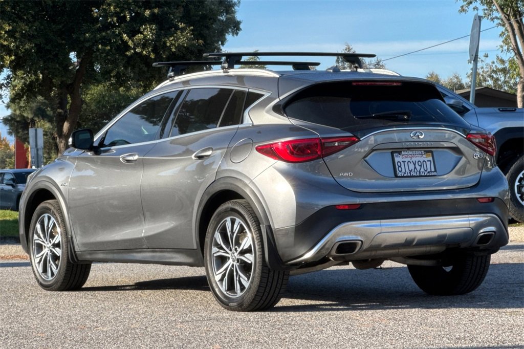 Used 2017 INFINITI QX30 Premium w/ Navigation Package image 5