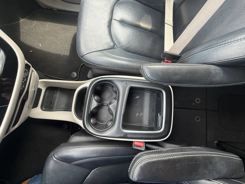 Used 2022 Chrysler Pacifica Touring-L FWD image 31