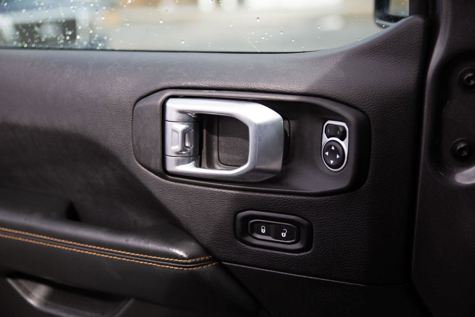 Used 2025 Jeep Wrangler Sahara image 18