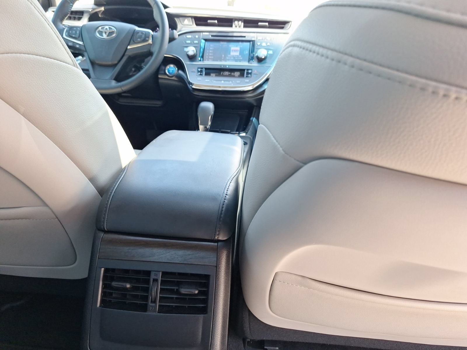 Used 2016 Toyota Avalon XLE Premium FWD image 33