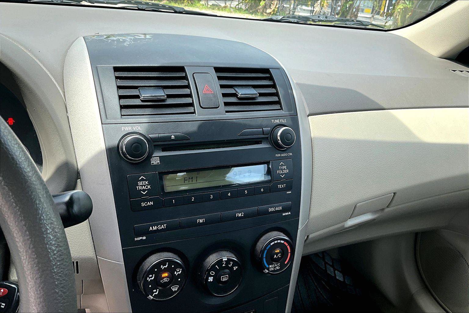 Used 2010 Toyota Corolla LE FWD image 11