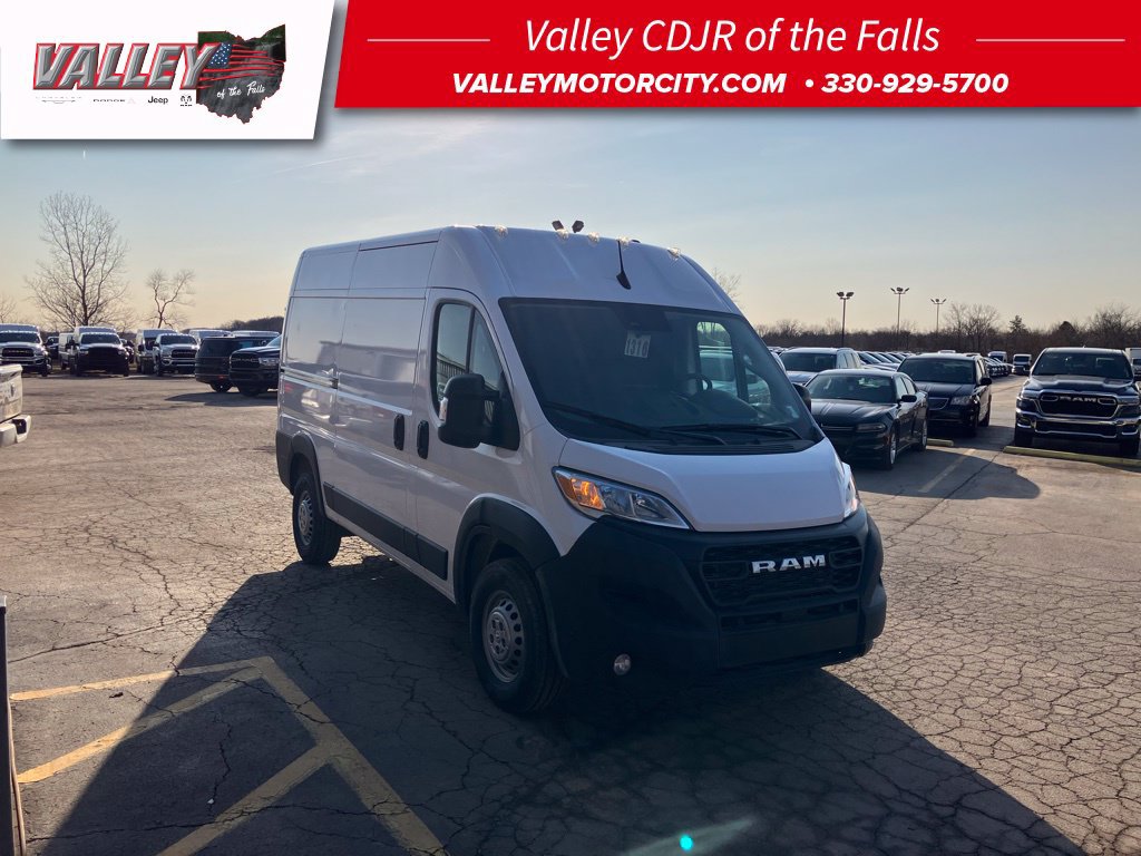 New 2025 RAM ProMaster 2500 w/ Premium Convenience Group