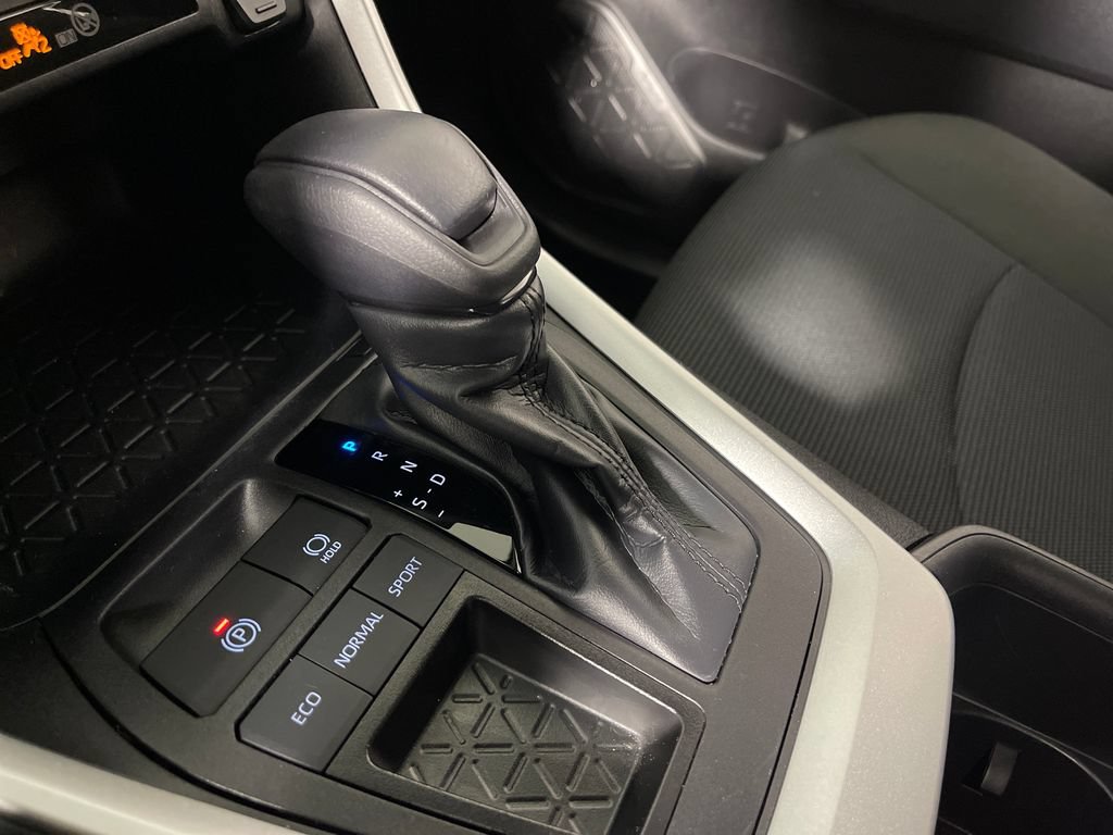 Certified 2024 Toyota RAV4 LE FWD image 22