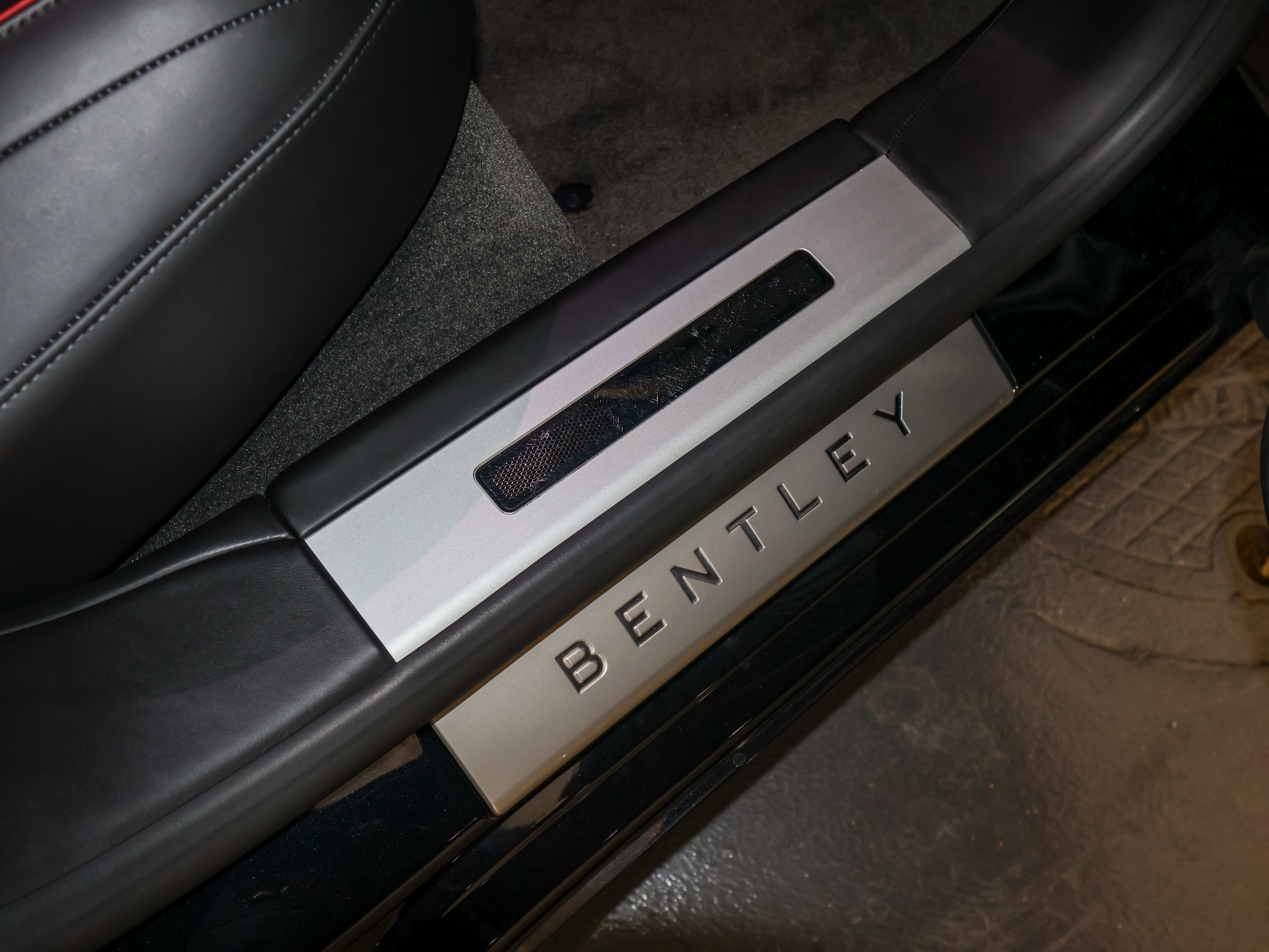 Used 2022 Bentley Flying Spur V8 image 61