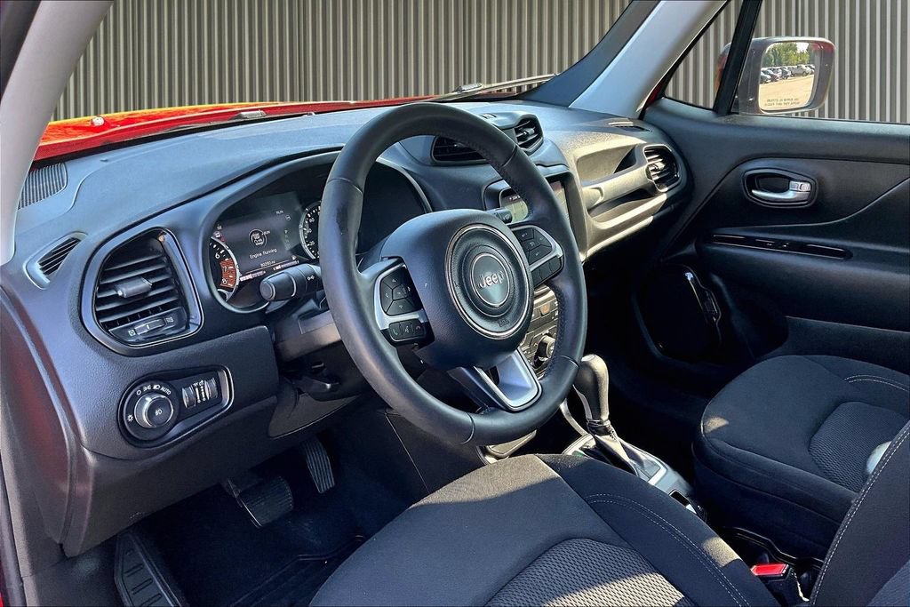 Used 2023 Jeep Renegade Altitude AWD/4WD image 16
