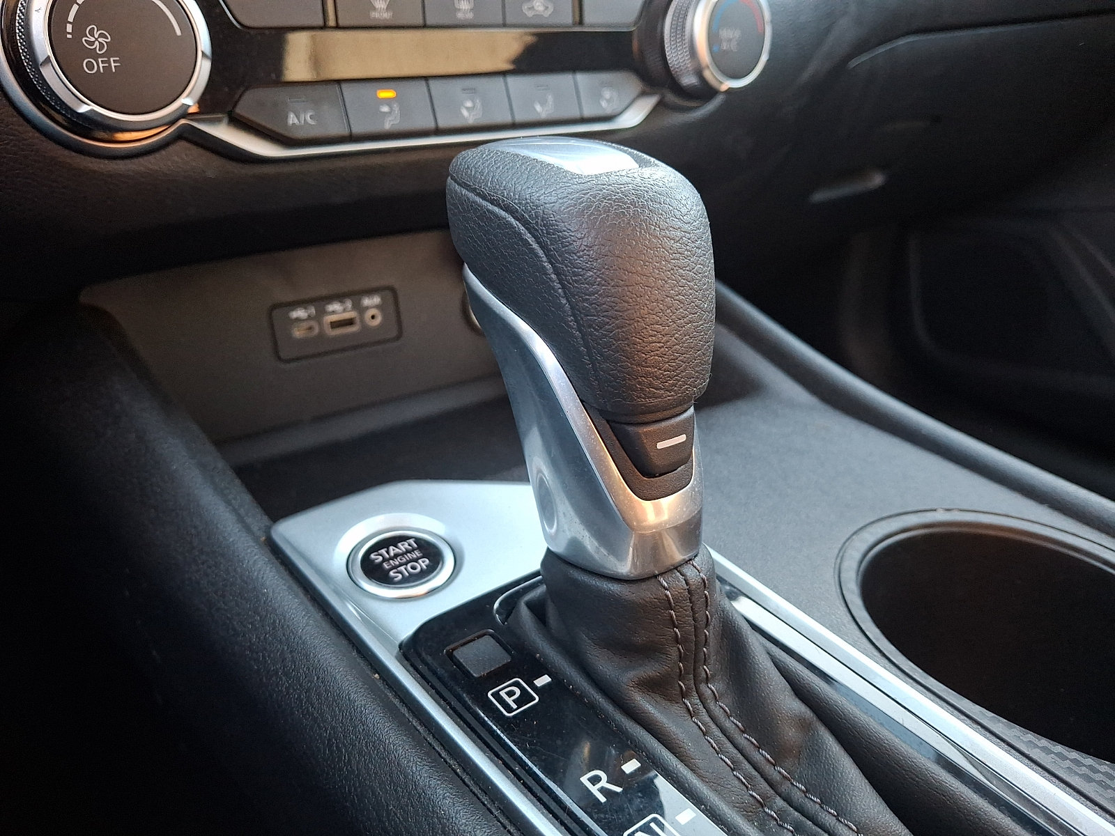 Used 2025 Nissan Altima 2.5 SV FWD image 14