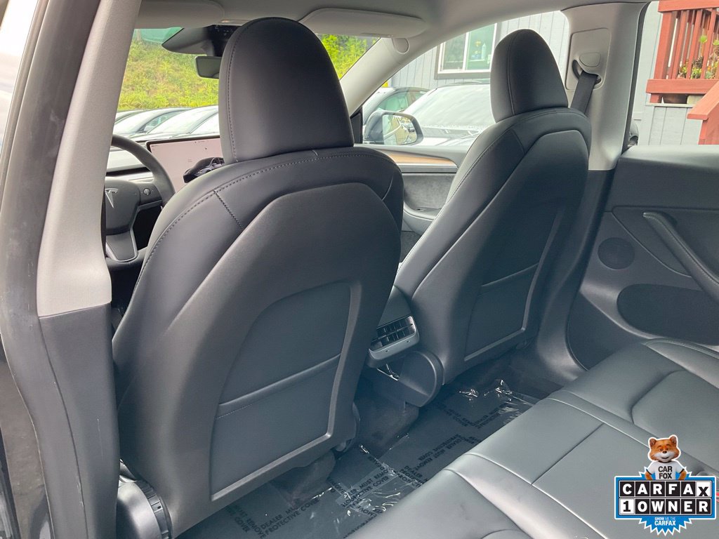 Used 2024 Tesla Model Y 2WD image 29