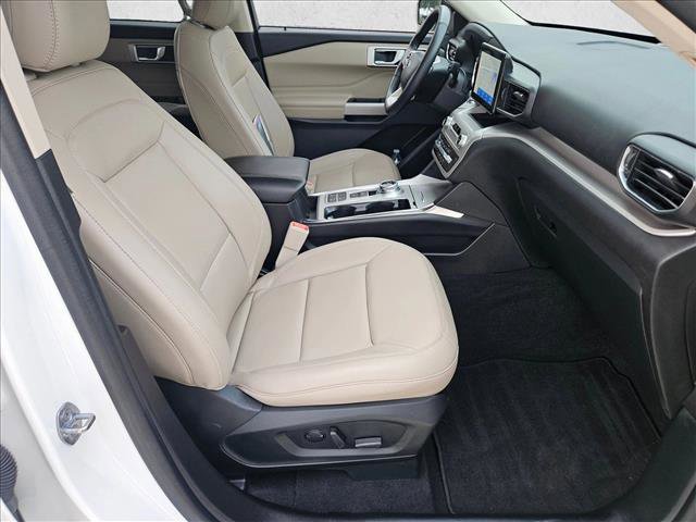 Used 2023 Ford Explorer XLT w/ Equipment Group 202A image 21