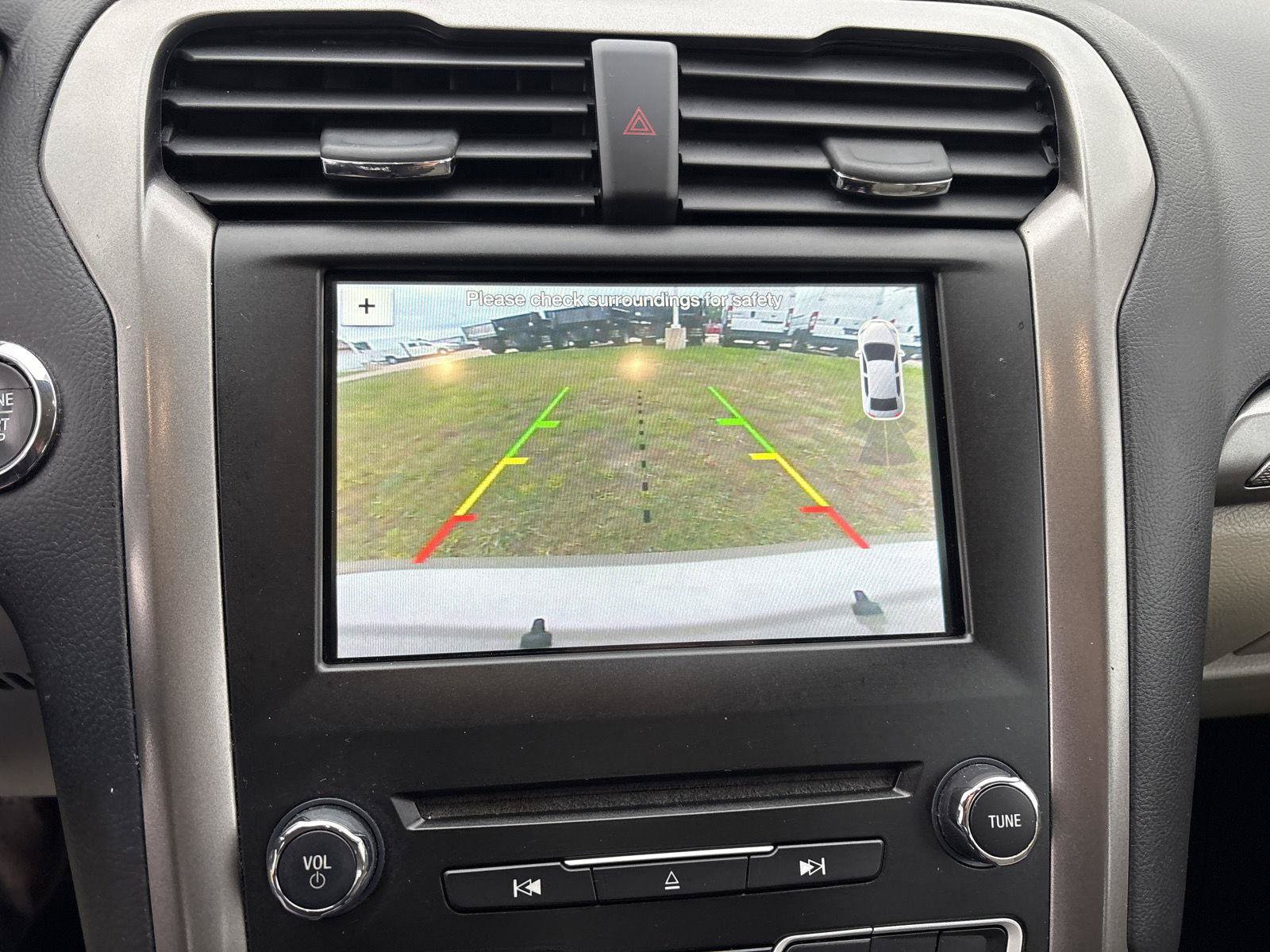 Used 2018 Ford Fusion SE FWD image 20