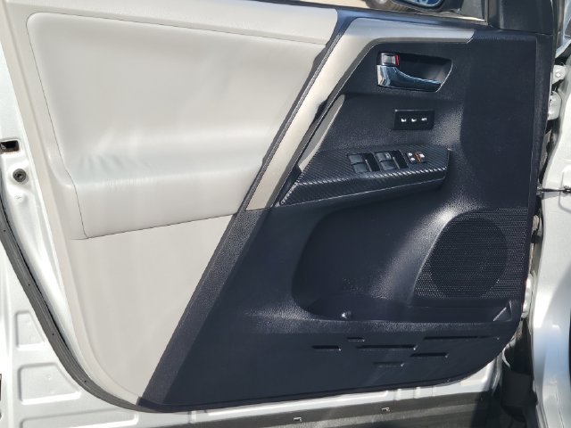 Used 2013 Toyota RAV4 Limited FWD image 7