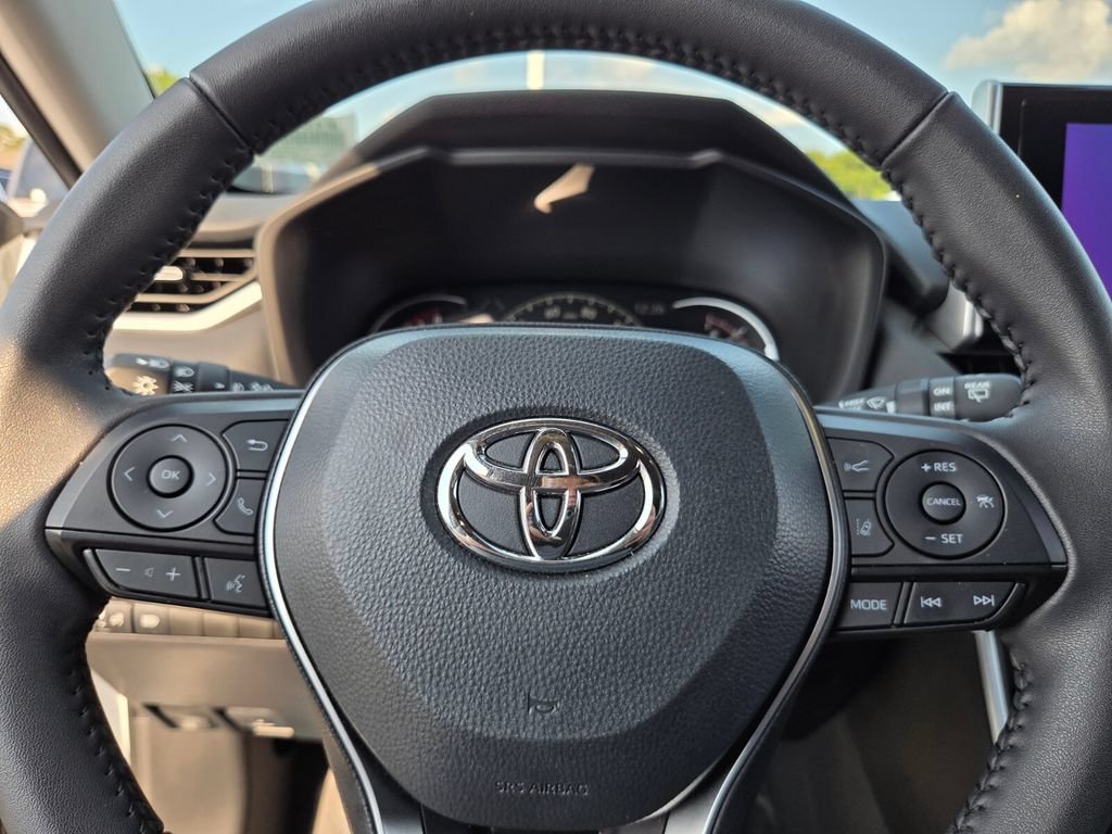 Used 2025 Toyota RAV4 XLE Premium FWD image 26
