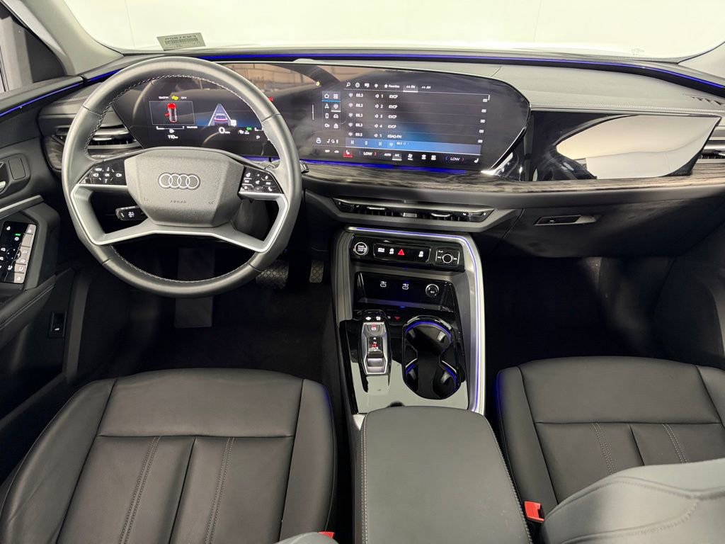 Used 2025 Audi Q5 Premium w/ Convenience Package image 12