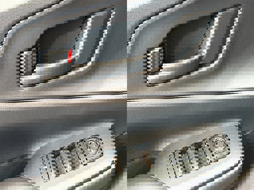 New 2026 Toyota Prius Plug-In Hybrid image 15