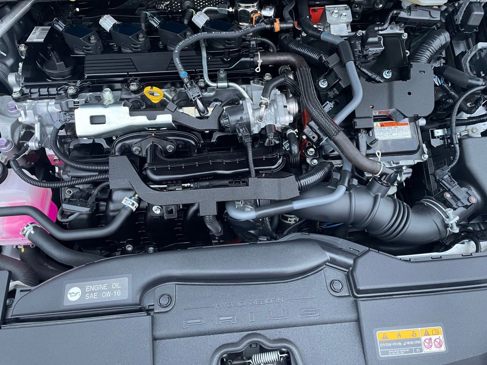 Used 2025 Toyota Prius LE image 32