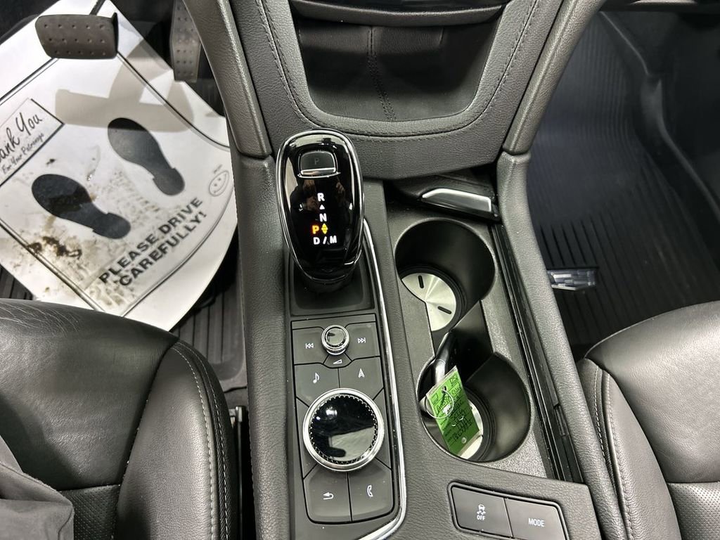 Used 2023 Cadillac XT6 Premium Luxury w/ LPO, Floor Liner Package AWD/4WD image 18