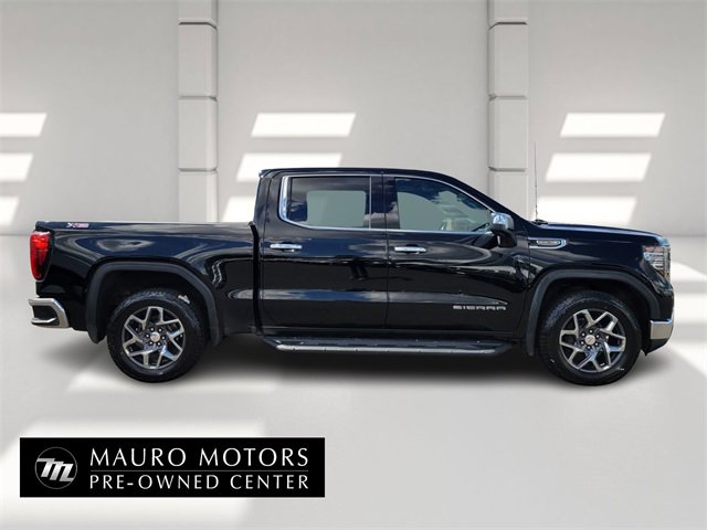Used 2022 GMC Sierra 1500 SLT image 2