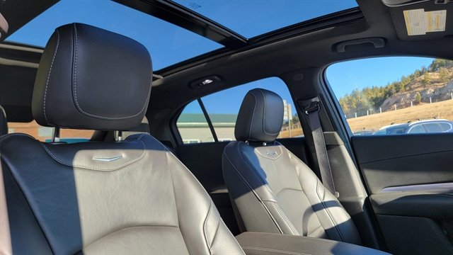 Used 2024 Cadillac XT4 Premium Luxury AWD/4WD image 43