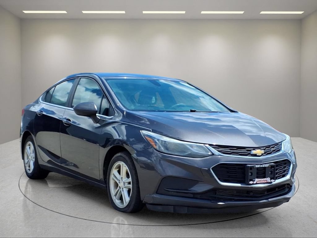 Used 2017 Chevrolet Cruze LT FWD image 23