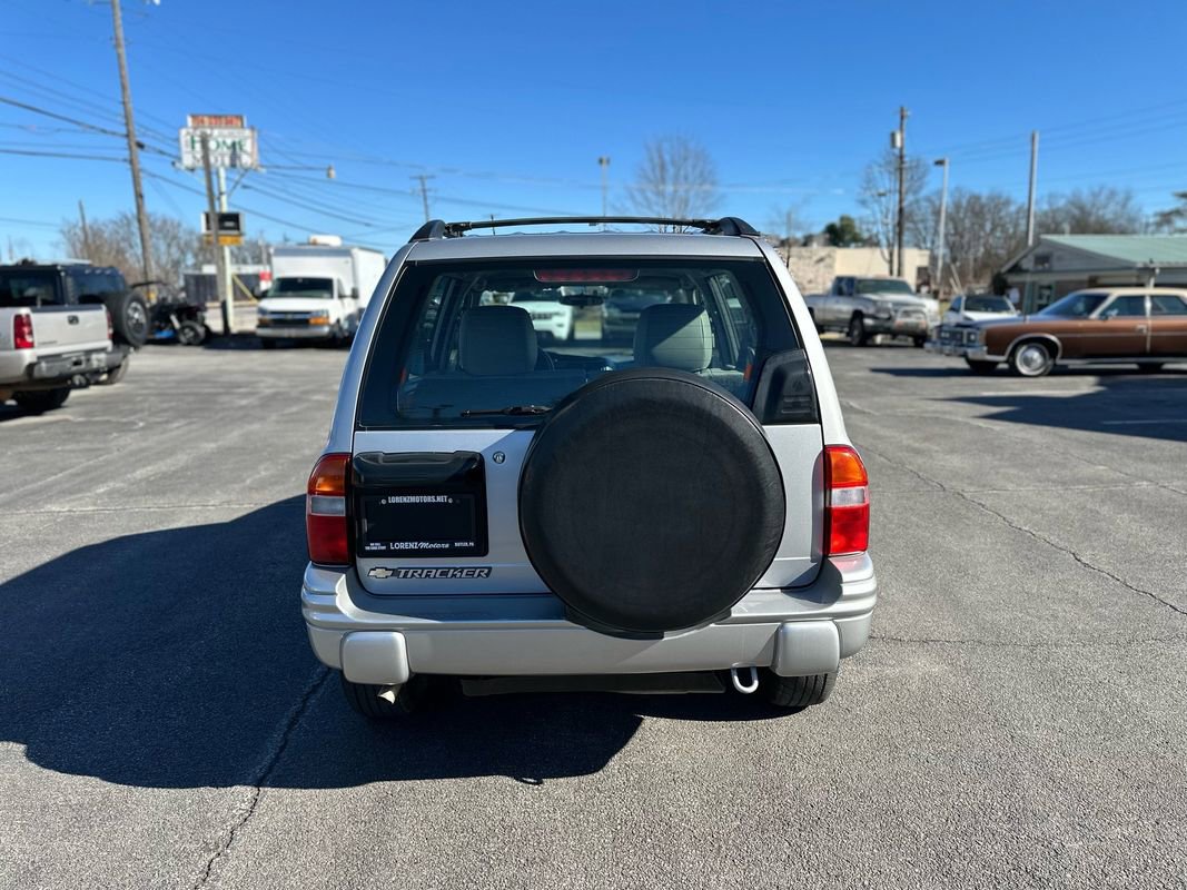 Used 2001 Chevrolet Tracker LT image 4