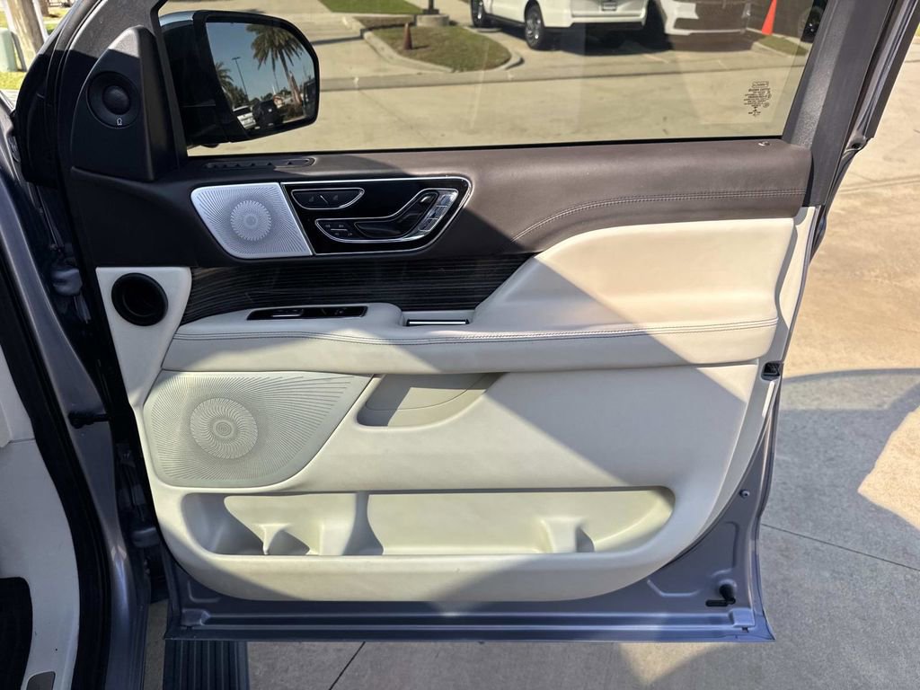 Certified 2022 Lincoln Navigator L Black Label image 14