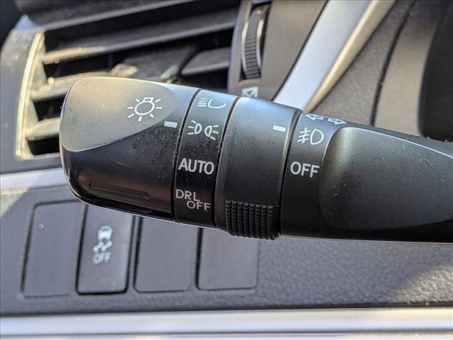 Used 2014 Toyota Camry SE FWD image 11