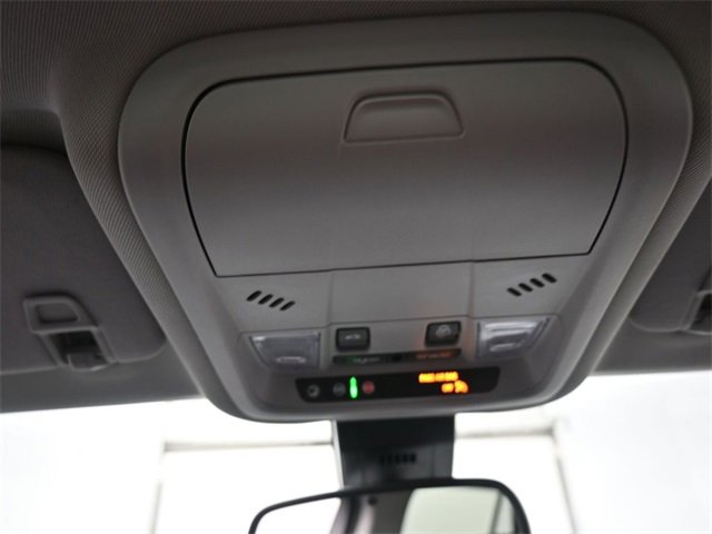 Used 2022 GMC Terrain SLE w/ Driver Convenience Package image 12