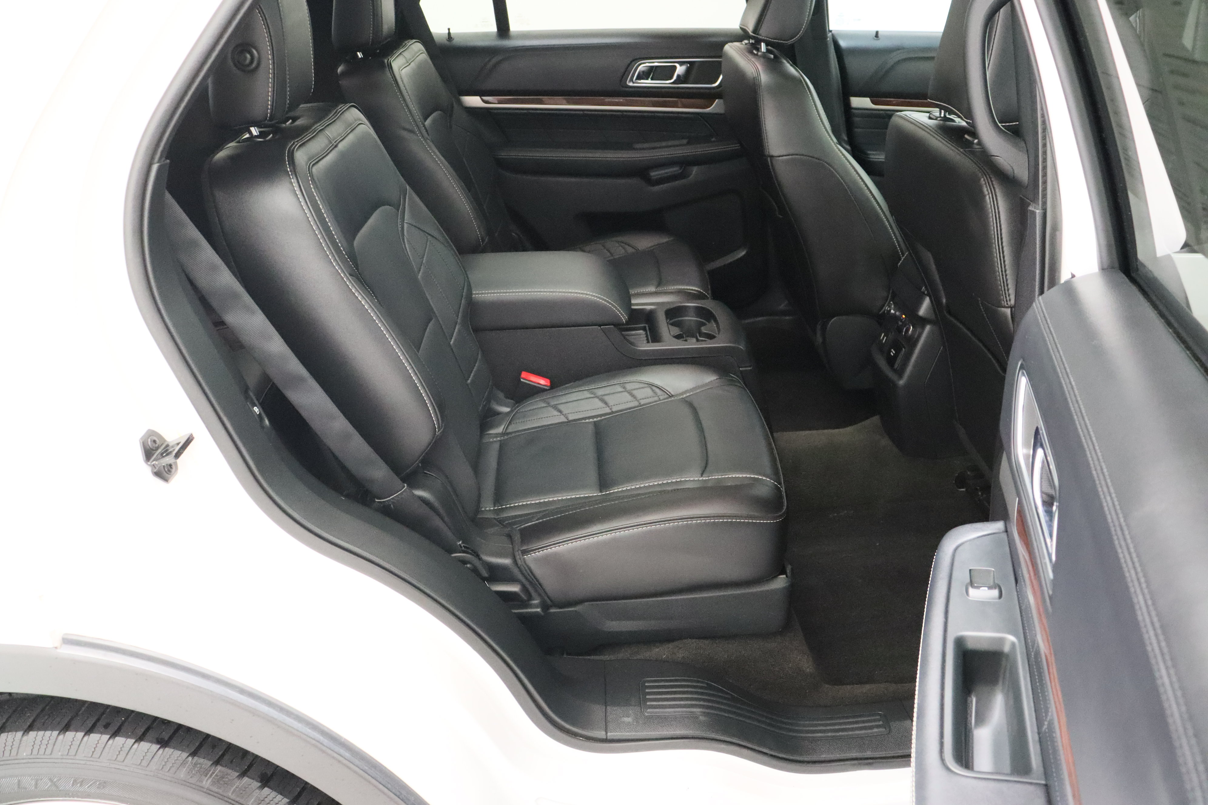 Used 2018 Ford Explorer Platinum AWD/4WD image 39