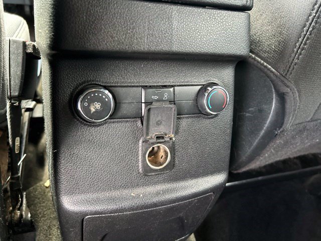 Used 2018 Ford Explorer XLT w/ Equipment Group 201A FWD image 40
