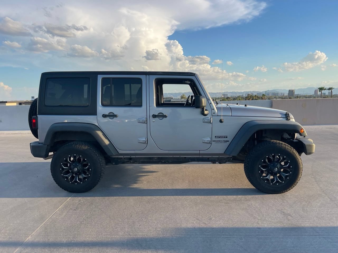 Used 2018 Jeep Wrangler Unlimited Sport S AWD/4WD image 3