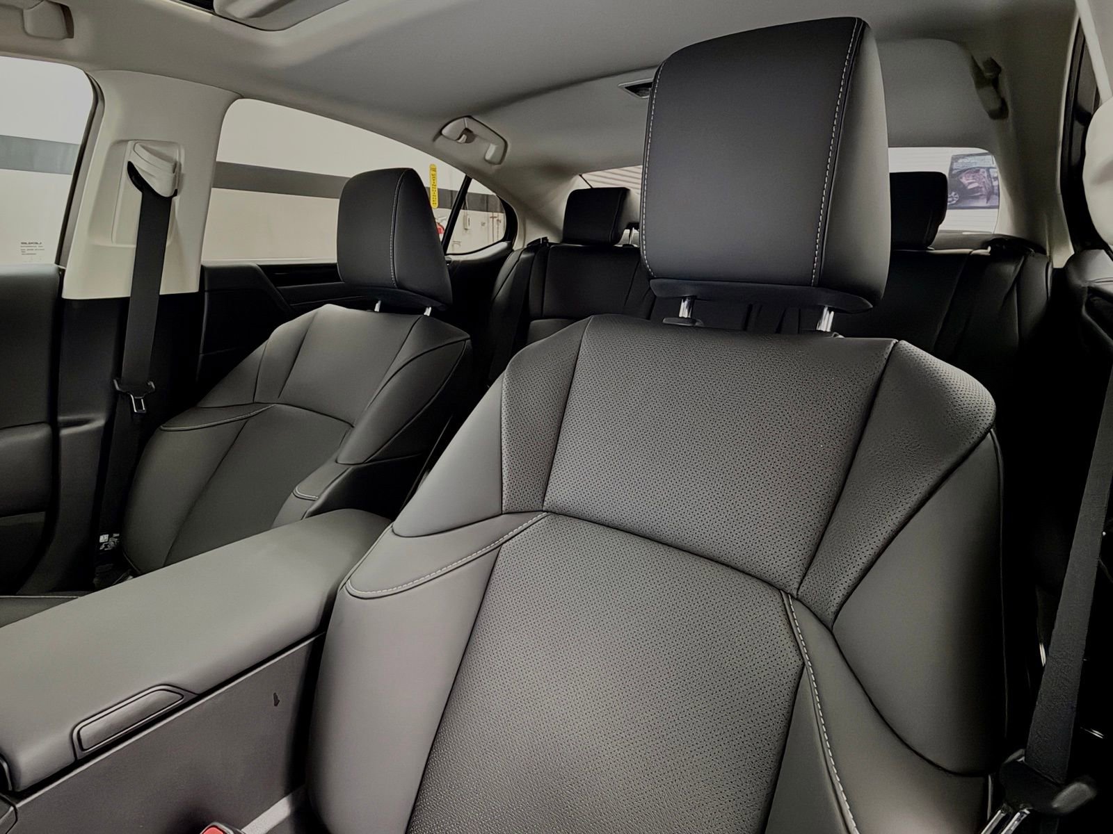 Used 2025 Lexus ES 350 w/ Accessory Package (Z1) image 23