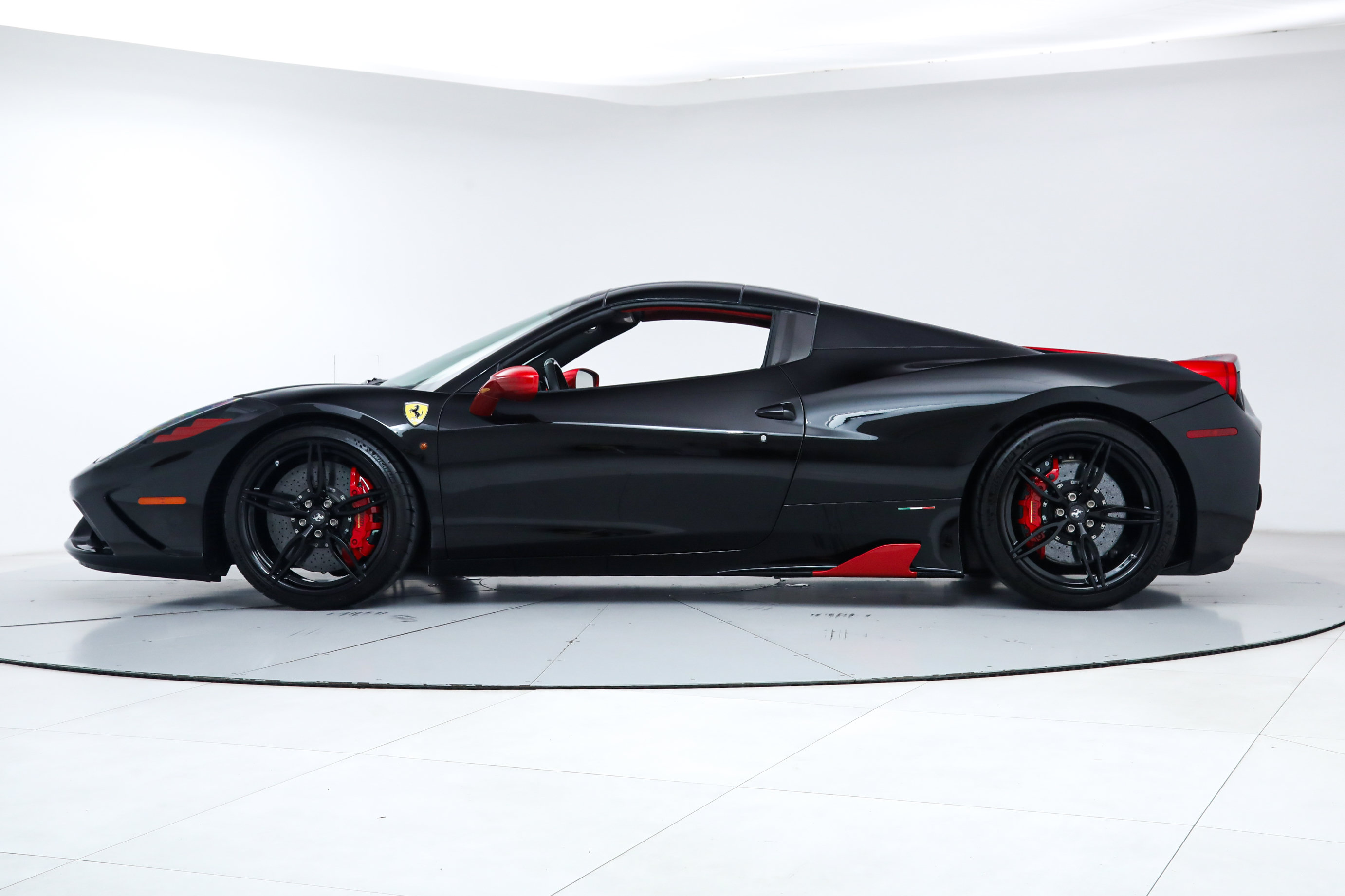 Certified 2015 Ferrari 458 Speciale A RWD image 4