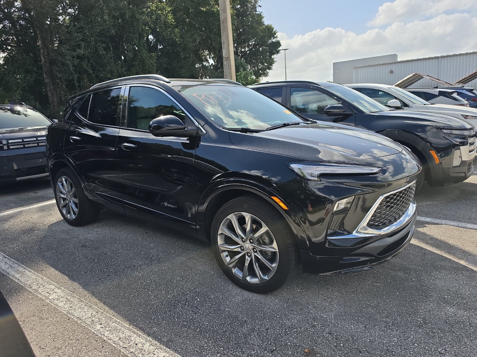 Used 2025 Buick Encore GX Avenir w/ Avenir Technology Package AWD/4WD image 2