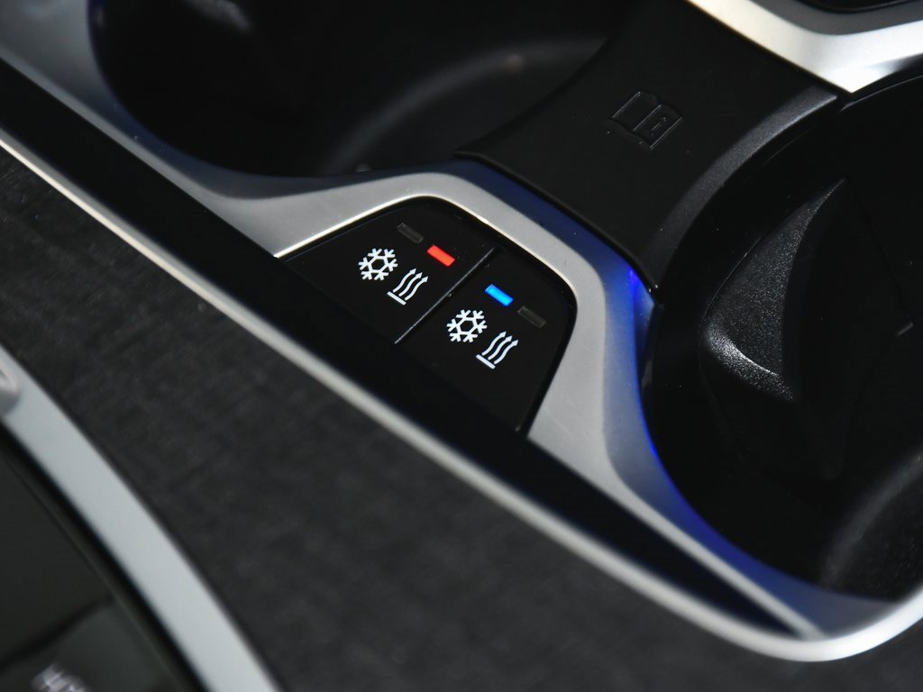 Used 2024 BMW ALPINA XB7 image 96