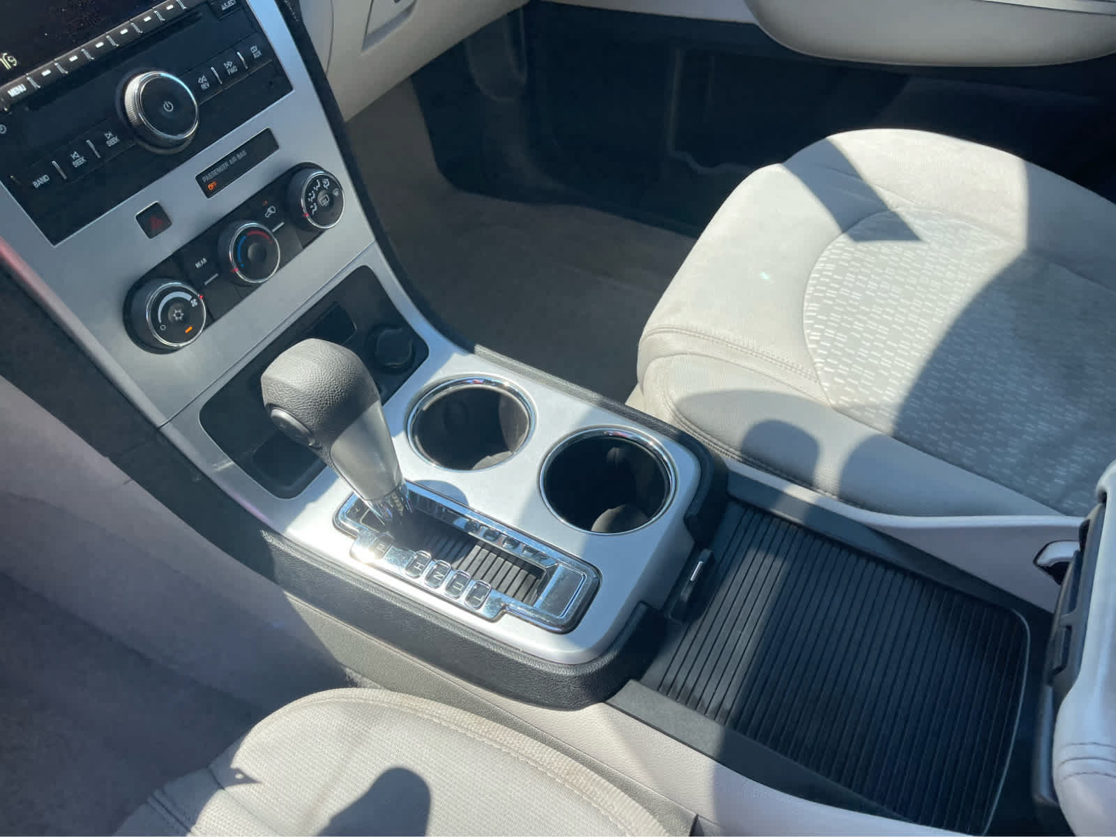 Used 2012 GMC Acadia SL FWD image 17