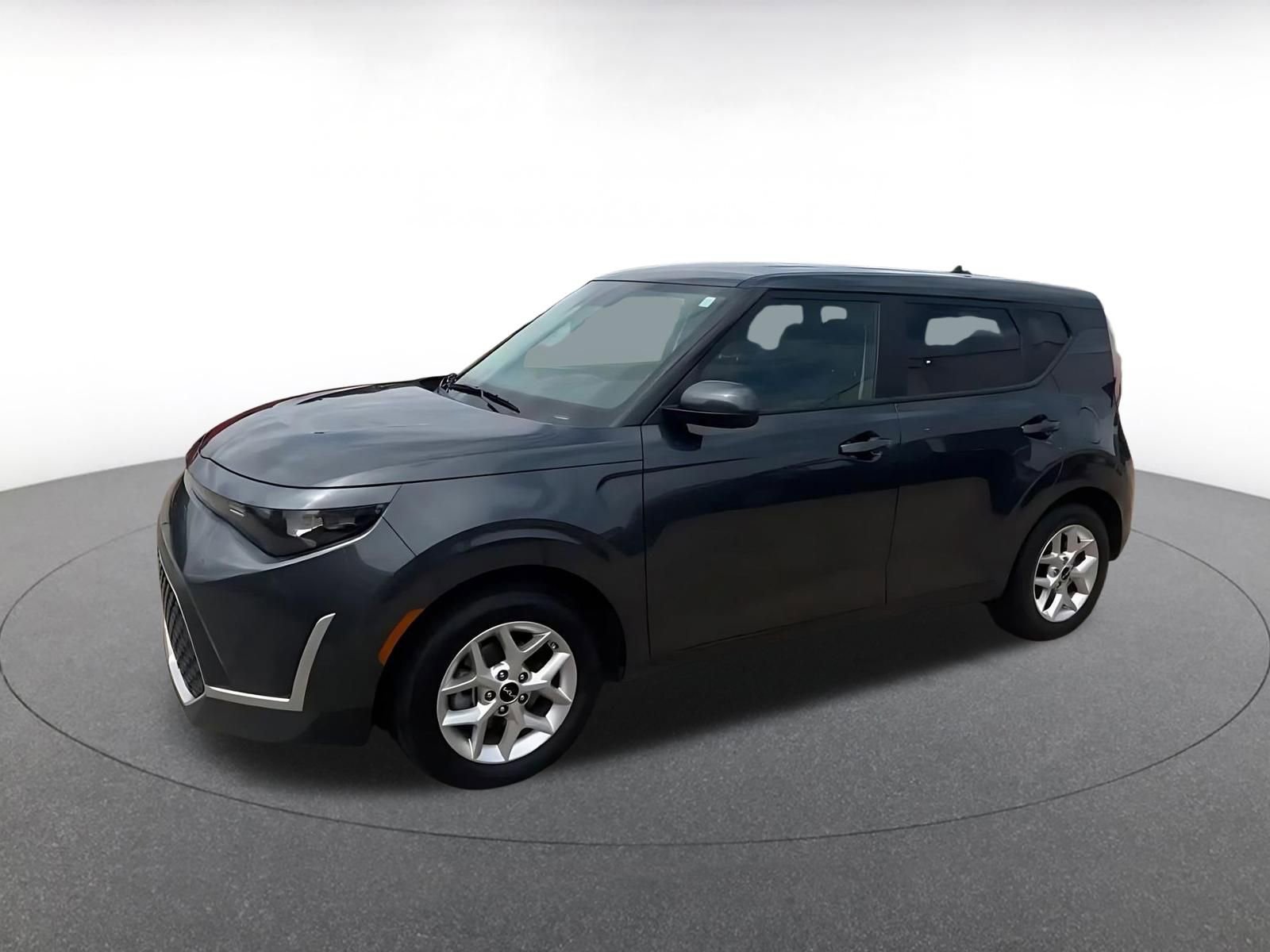 Used 2025 Kia Soul LX w/ LX Technology Package FWD image 8