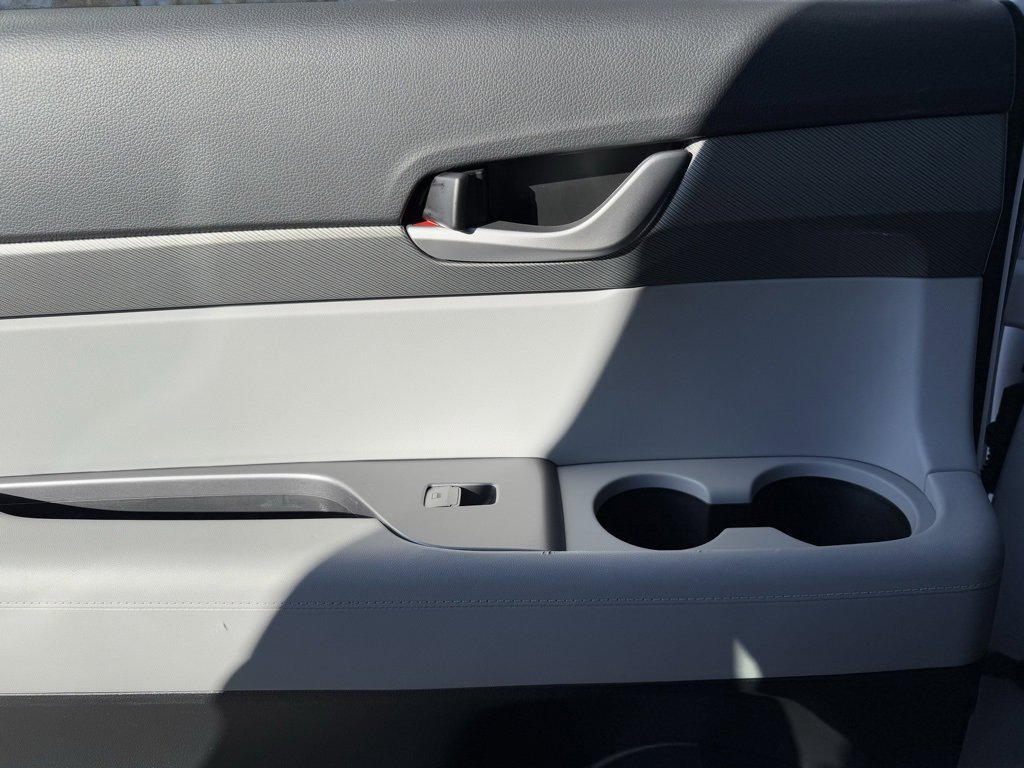 Used 2024 Hyundai Palisade SE image 31