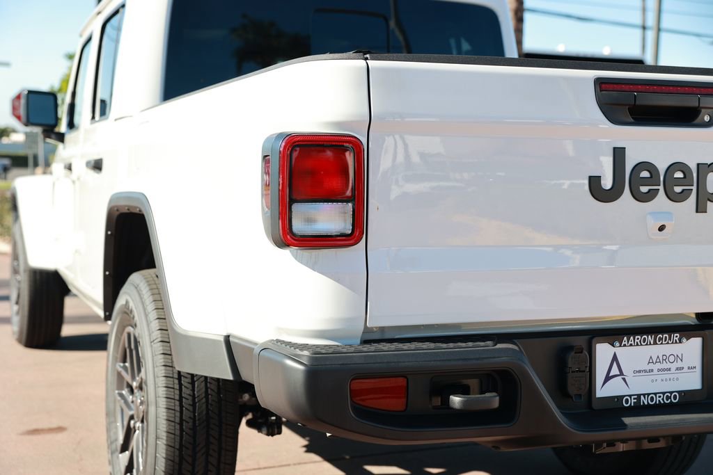 New 2026 Jeep Gladiator Sport AWD/4WD image 9