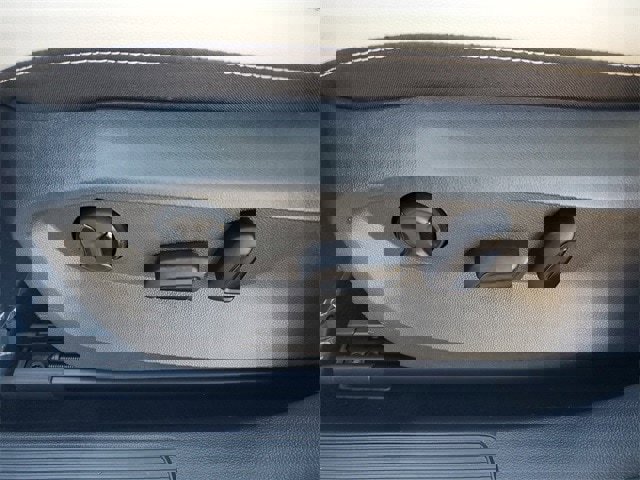 Certified 2025 Volkswagen Taos SE w/ Panoramic Sunroof Package image 18