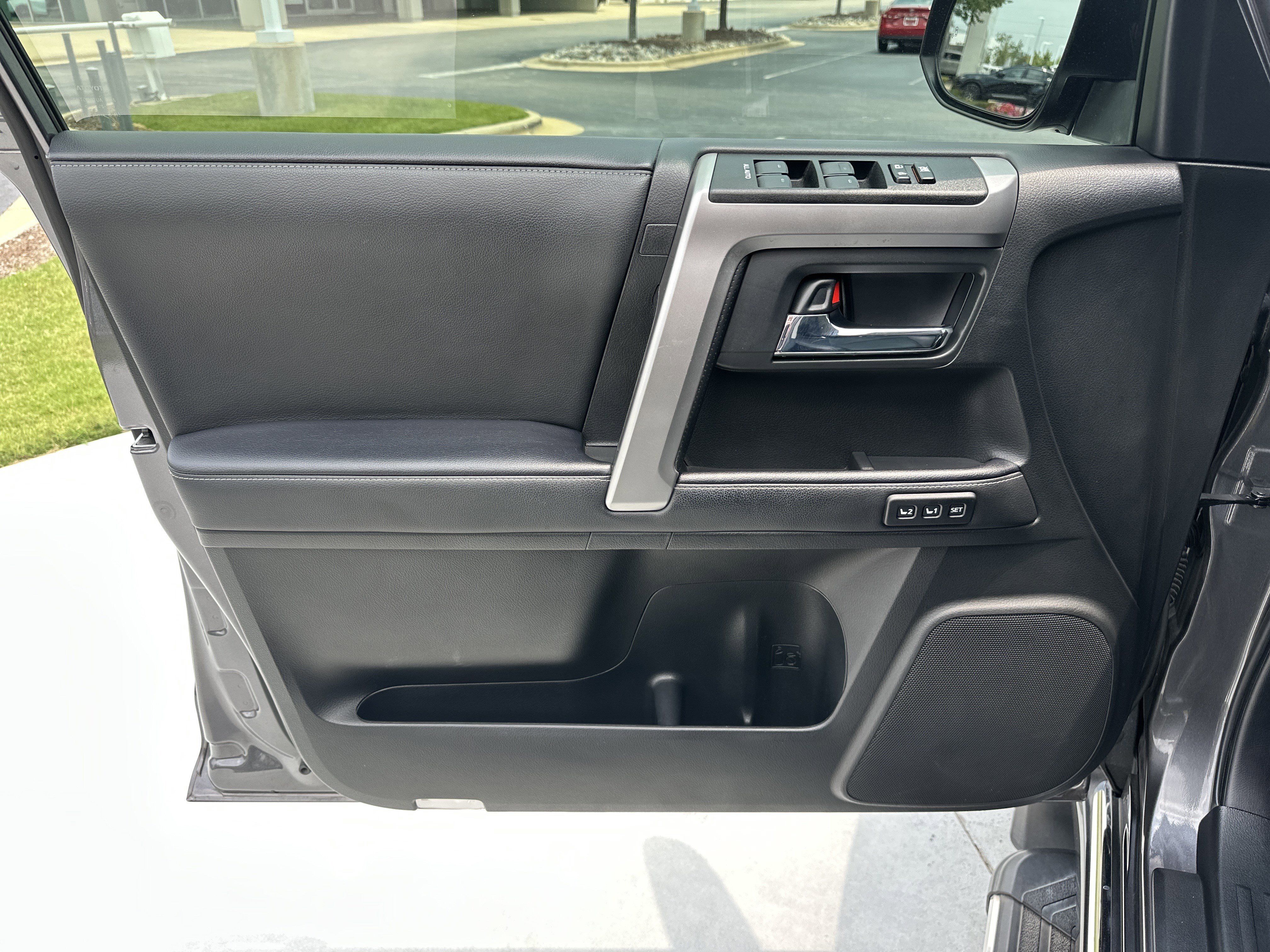 Certified 2022 Toyota 4Runner Limited AWD/4WD image 27