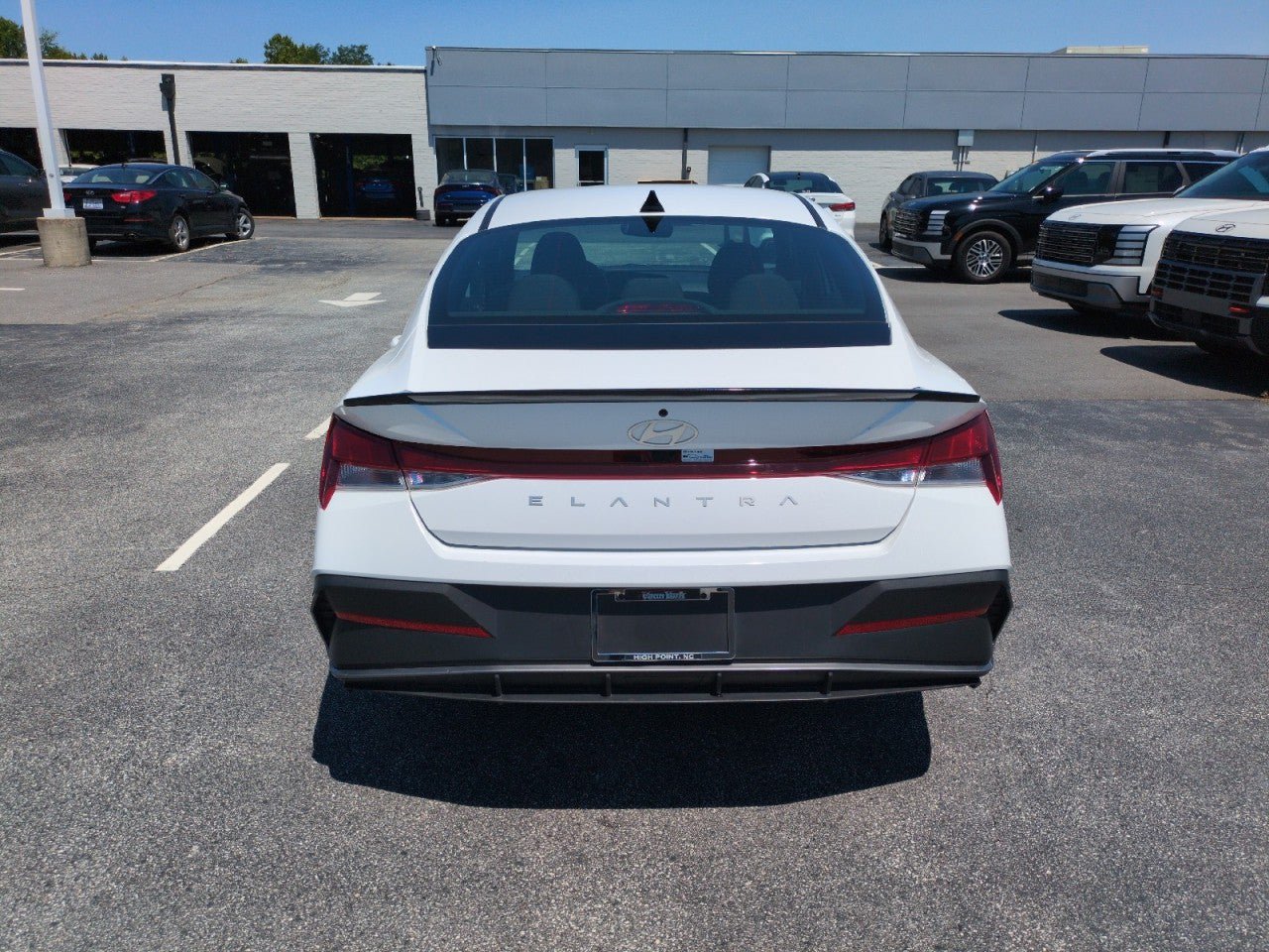 Used 2025 Hyundai Elantra Sport FWD image 6