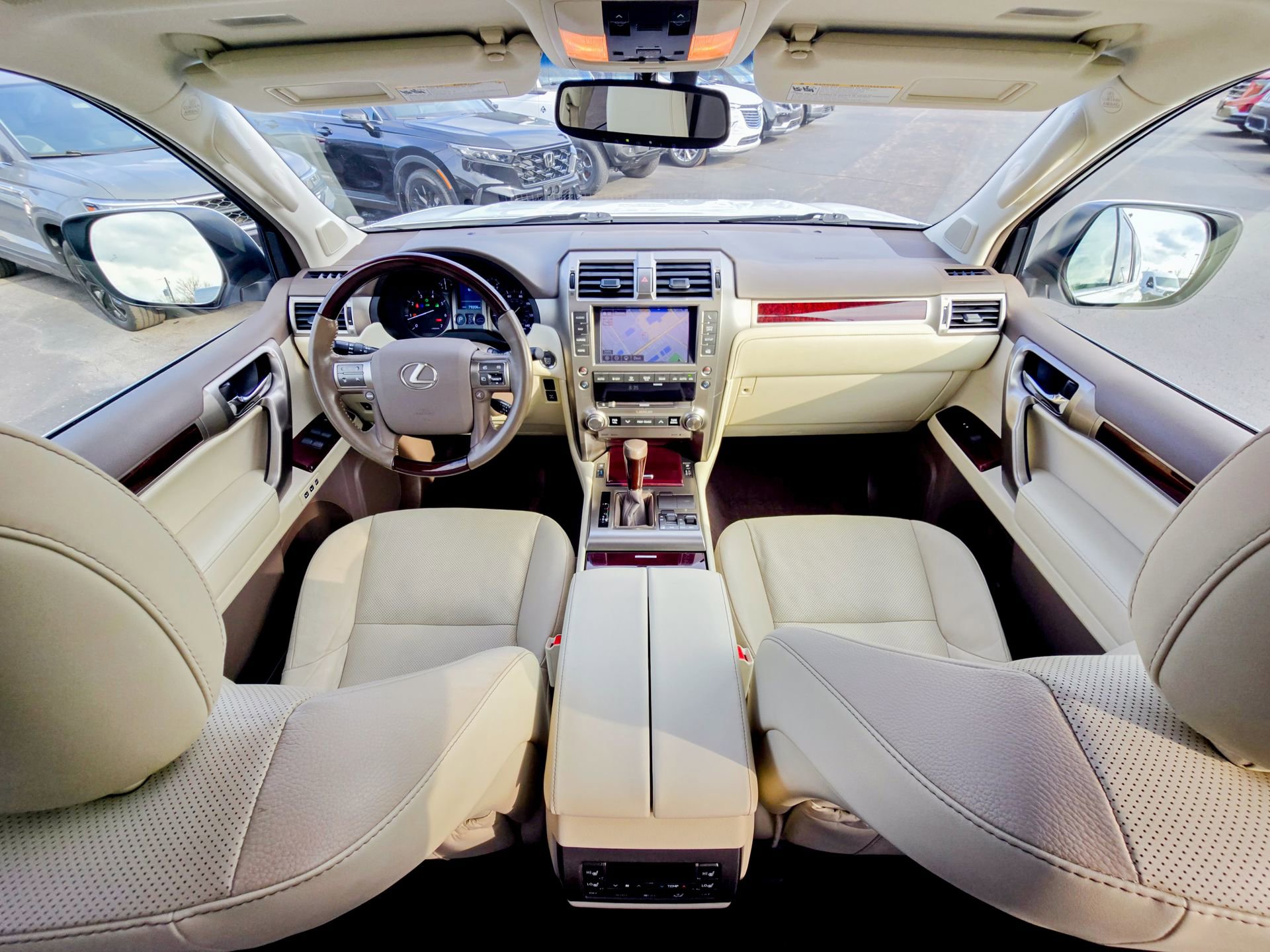 Used 2019 Lexus GX 460 Premium w/ Premium Package image 2