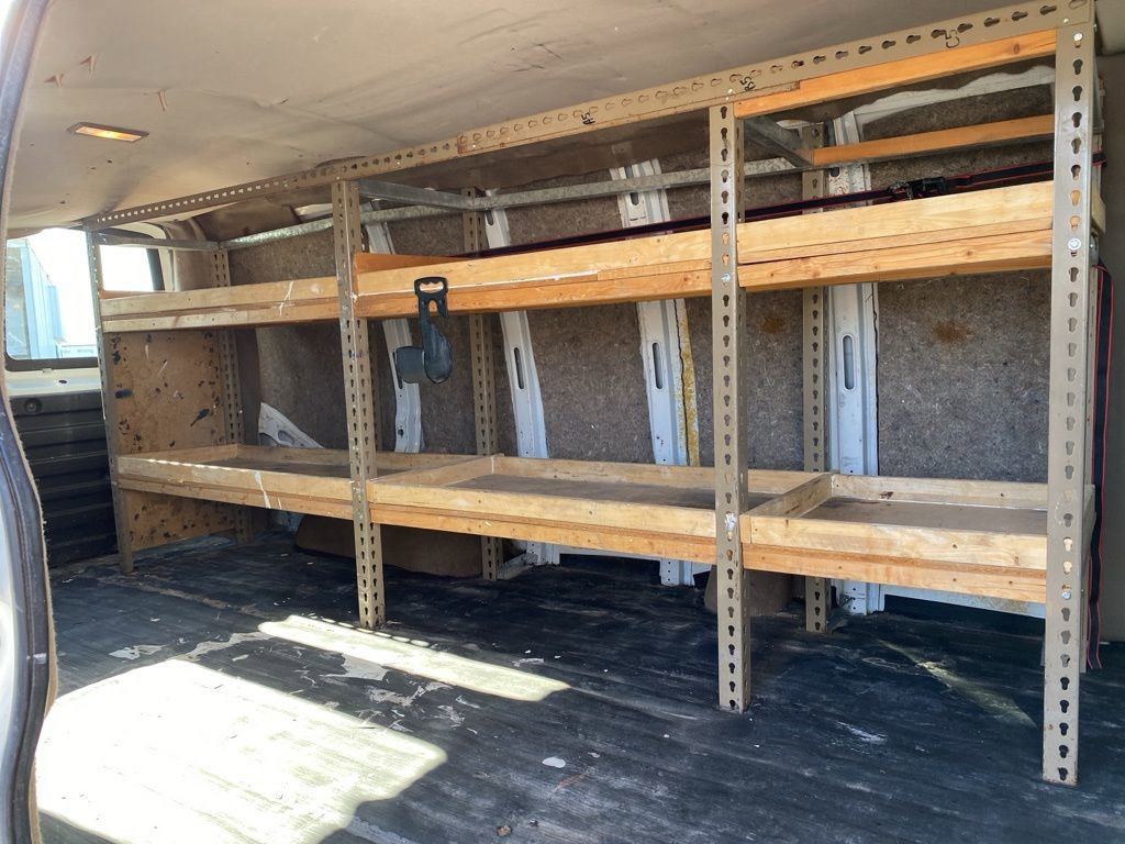 Used 2011 Chevrolet Express 2500 Extended image 18