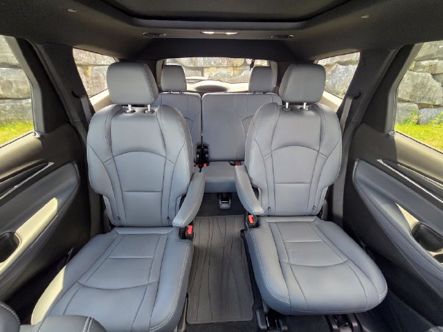 Used 2023 Buick Enclave Essence w/ Experience Buick Package AWD/4WD image 19