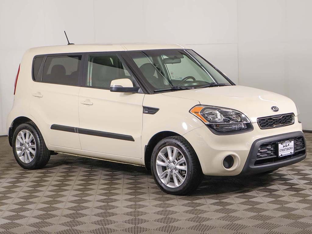 Used 2013 Kia Soul + FWD image 2