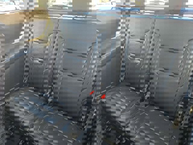 Used 2023 GMC Acadia SLT image 11